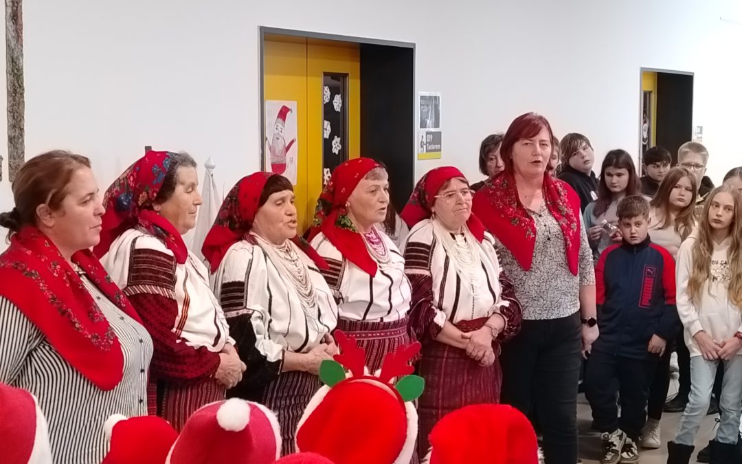 Híd a hagyomány és a jövő között – a pusztinai hagyományőrzők vendégszereplése iskolánkban