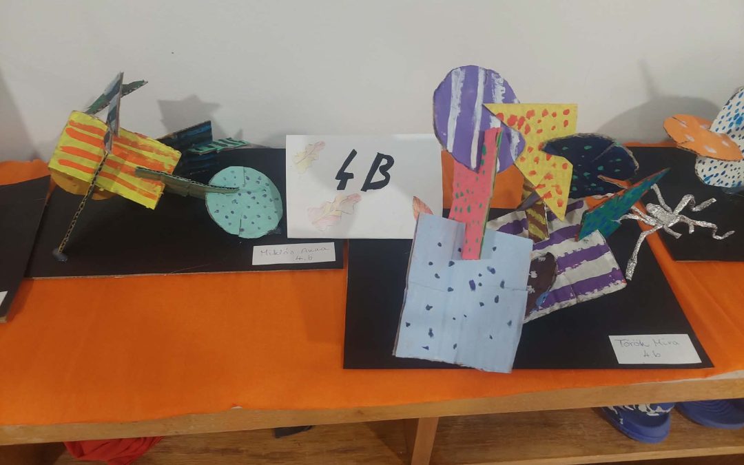 4. b kiállítása a folyóson