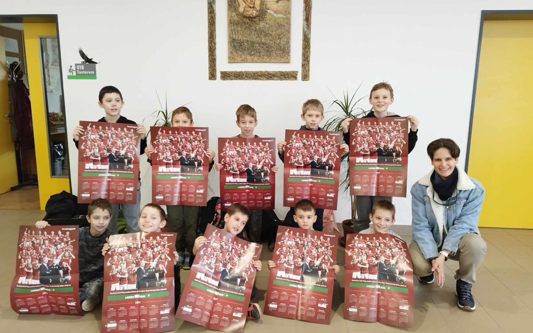 Ajándék diákjainknak az MLSZ-től